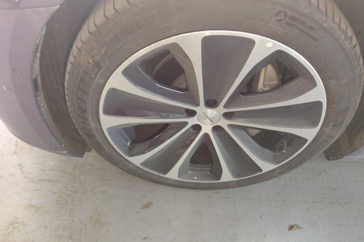 Used Hima Luxeed S7 2025 855 km Max