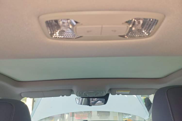 Used Rising ER6 2020 620 km Smart Edition
