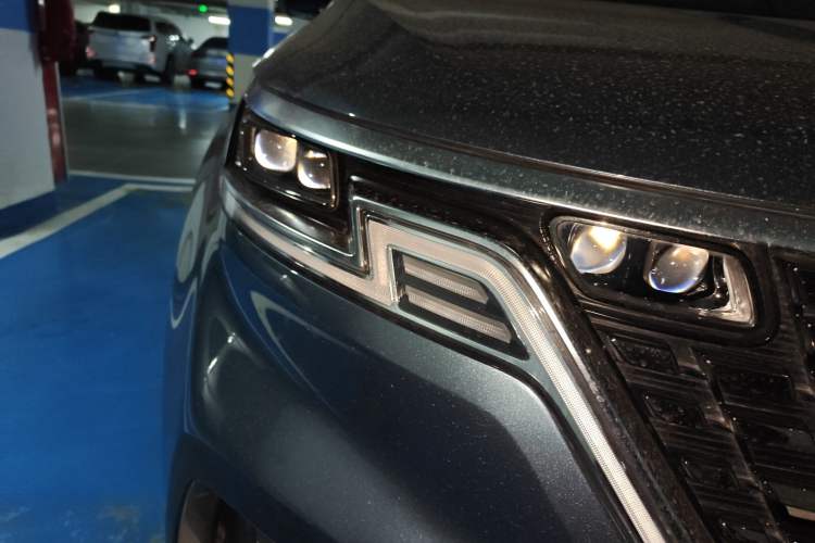 Used Kia Carnival 2021 2.0T Flagship Edition Right Front Headlight