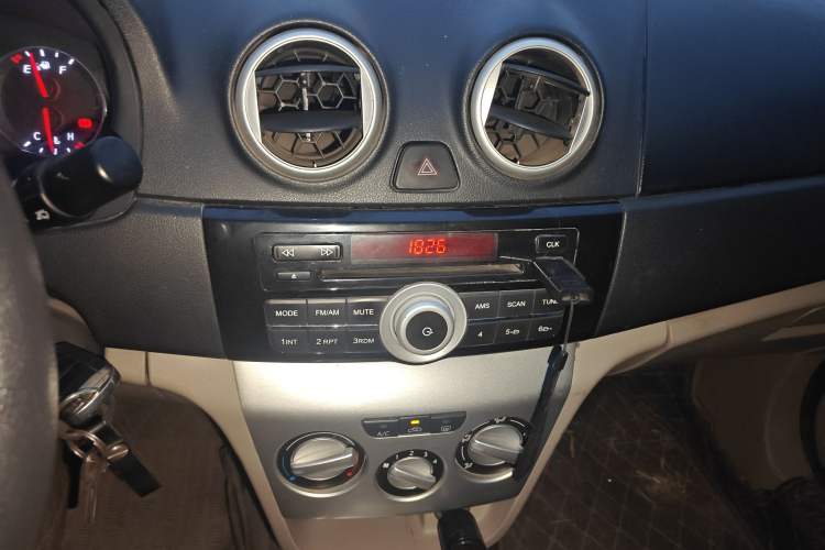 Used Changan Alsvin V3 2012 1.3L Manual Luxury Version China IV Standard