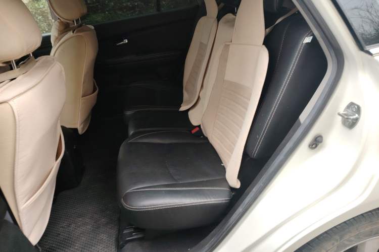 Used BYD S6 2014 2.0L Manual Luxury 5-Seater