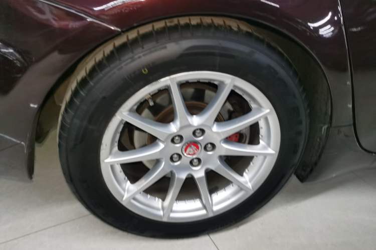 Used Jaguar XJ 2014 XJL 3.0 SC Two-Wheel-Drive Panoramic Business Edition