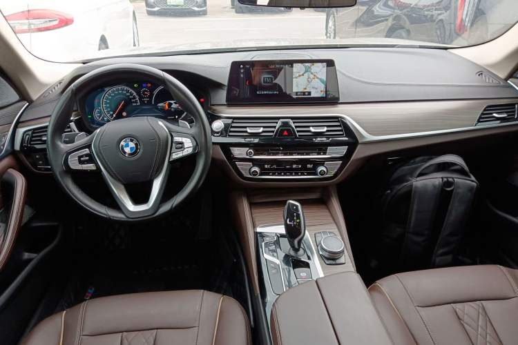 Used BMW 5 Series 2018 Revised Version 530Li Leading Edition Luxury Package Center Console