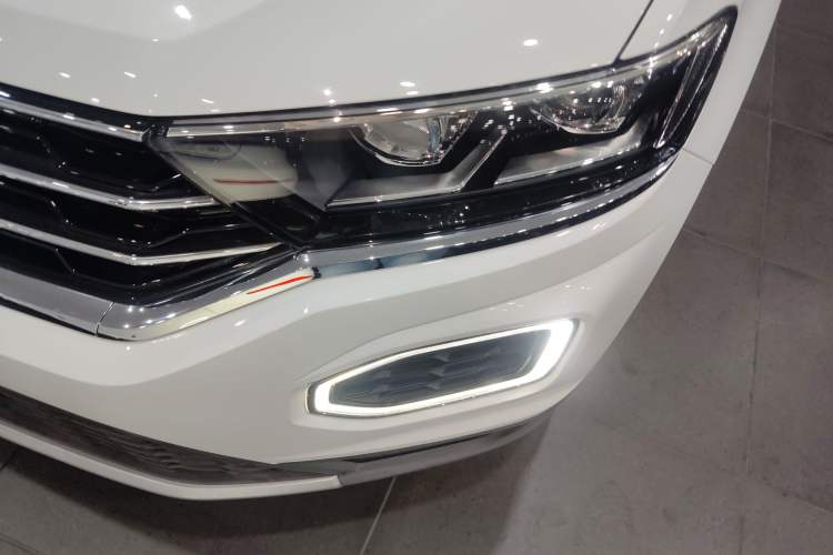 Used Volkswagen T-ROC 2020 280TSI DSG Two-Wheel Drive Comfort Version Left Front Headlight