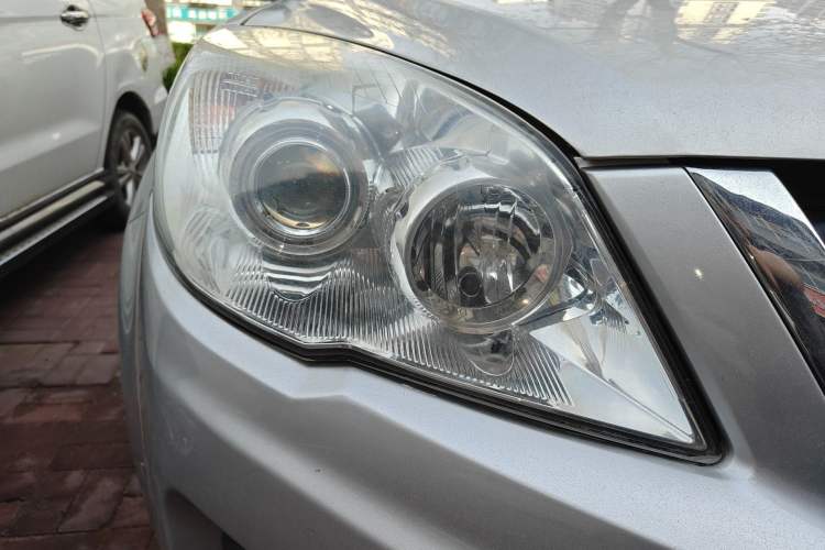 Used Haval H6 2012 1.5T Manual Two-Wheel Drive Elite Model Right Front Headlight
