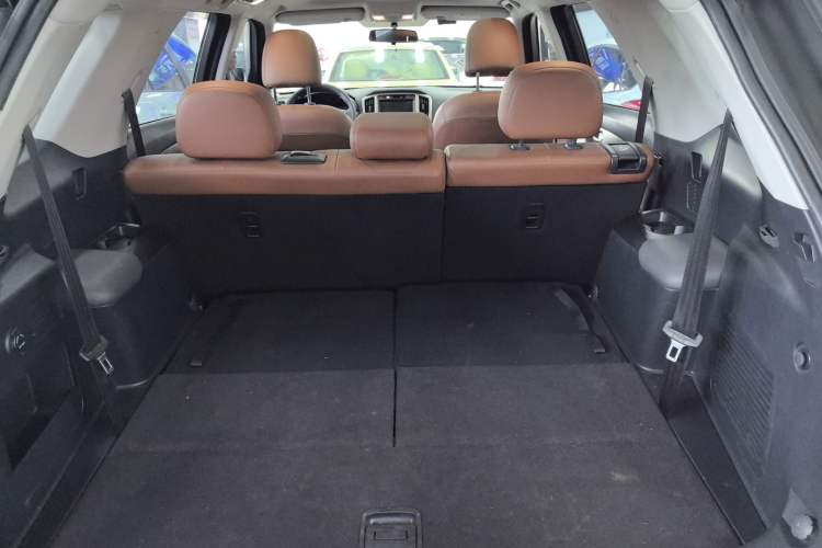 Used CHANGAN CS95 2017 2.0T Two-Wheel Drive Zhiyuan Edition Trunk