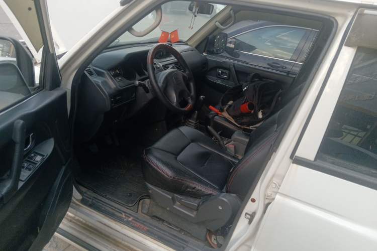 Used Leopaard Heijingang 2013 2.2L Manual 4x4 Standard Edition Driver Seat