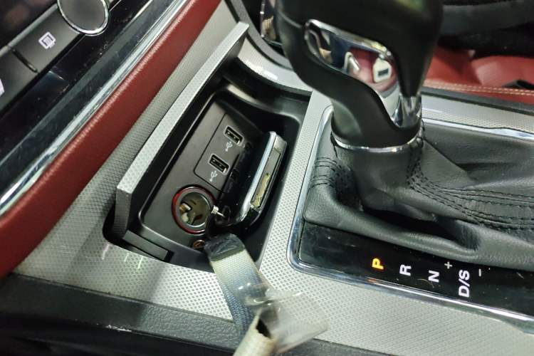 Used Roewe RX5 2016 30T Four-Wheel Drive Automatic Internet Smart Luxury Edition
