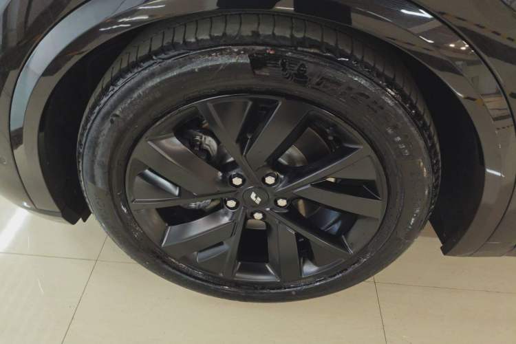 Used Li Auto L8 2023 Pro Model Left Front Wheel Hub