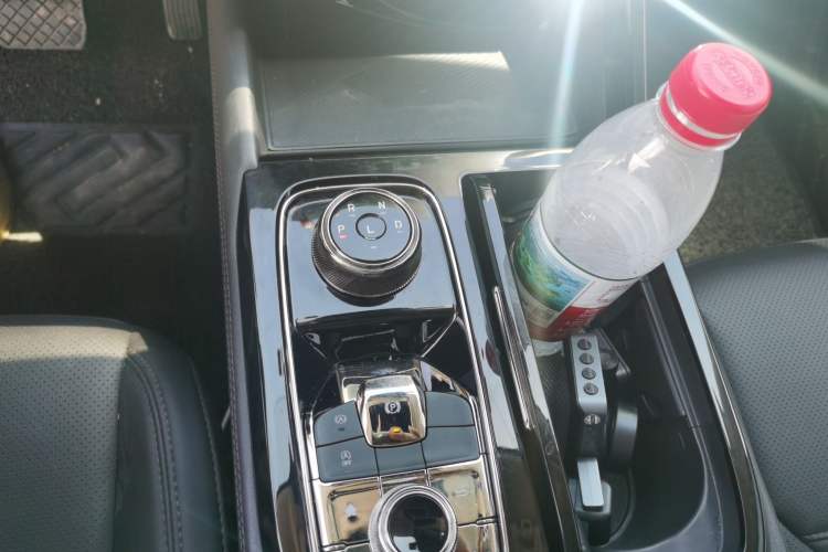 Used Ford Equator Sport 2022 EcoBoost 170 Platinum Edition Gear Lever