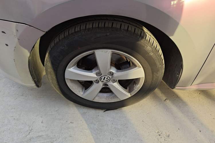 Used Volkswagen Lavida 2013 Revised Classic 1.6L Manual Fashion Edition