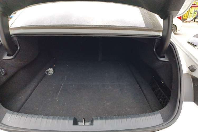 Used Xiaomi Auto SU7 2024 Rear-Drive Long-Range Intelligent Driving Version Trunk