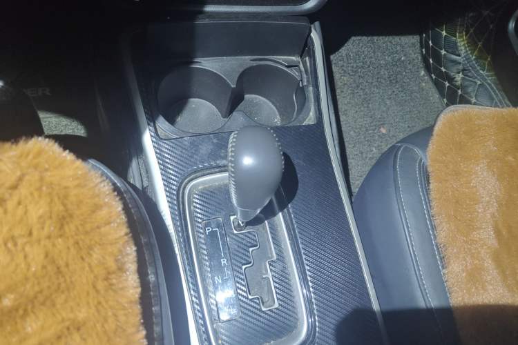 Used Mitsubishi Outlander 2019 2.0L Two-Wheel Drive Comfort Edition 5 Seats China VI Standard Gear Lever