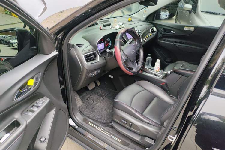 Used Chevrolet Equinox 2019 Redline 550T Automatic All-Wheel-Drive RS Model China VI Standard
