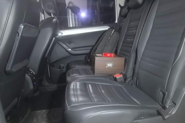 Used Volkswagen Touran 2016 Volkswagen Touran L 280TSI DSG Luxury Edition
