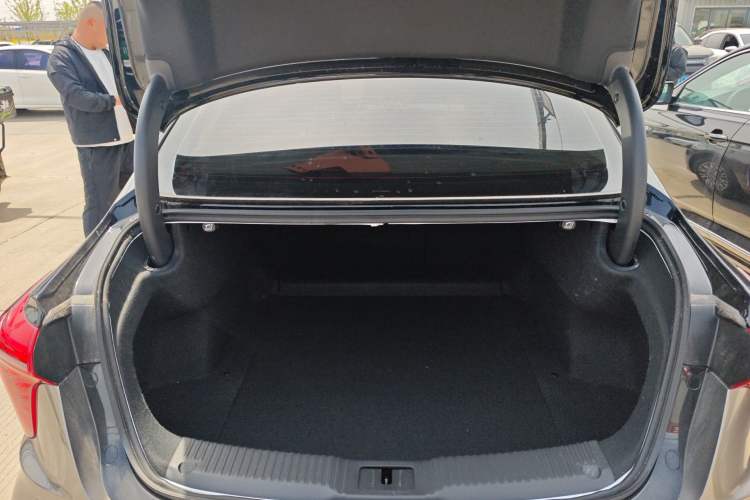 Used Hongqi H5 2025 1.5T DCT Qiyun 500 000th Unit Commemorative Edition Trunk