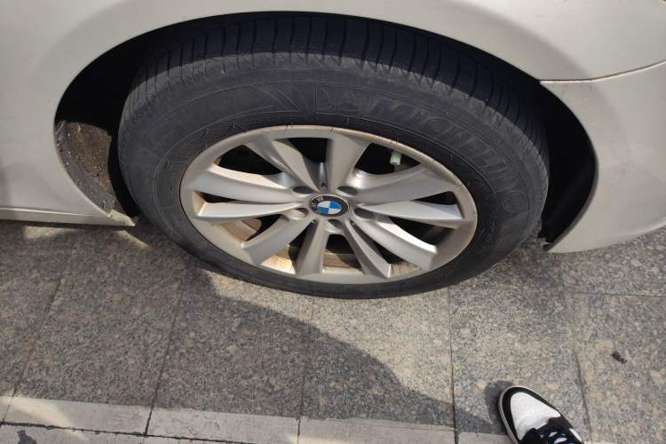 Used BMW 5 Series 2014 520Li Elegant Model
