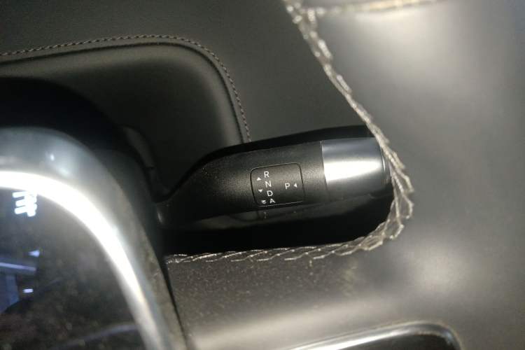 Used Li Auto L9 2025 Ultra Smart Refreshed Edition Gear Lever