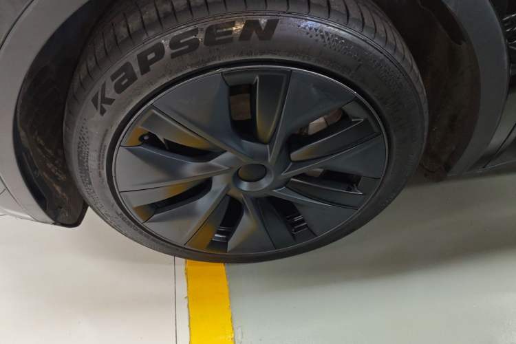 Used Tesla Model Y 2023 Rear-Wheel-Drive Version Left Front Wheel Hub