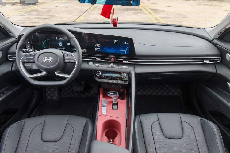 Used Hyundai Elantra 2023 1.5L CVT GLX Elite Edition
