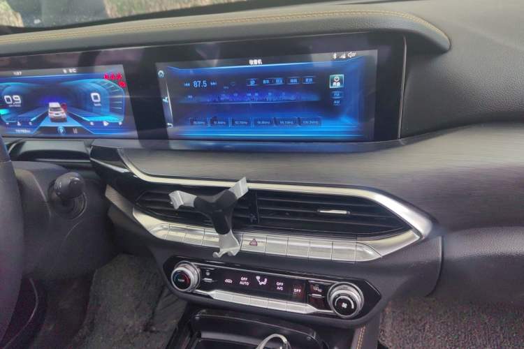 Used Bestune T77 2019 230 TID Automatic Prestige Version China V Emission Standard
