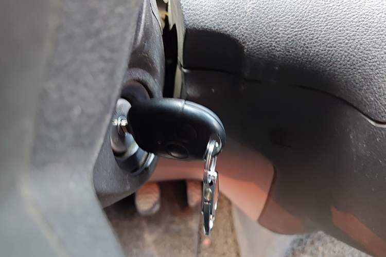 Used Ford Transit 2017 2.0T Diesel Multi-Purpose Commercial Vehicle Short Wheelbase Low Roof China V Standard