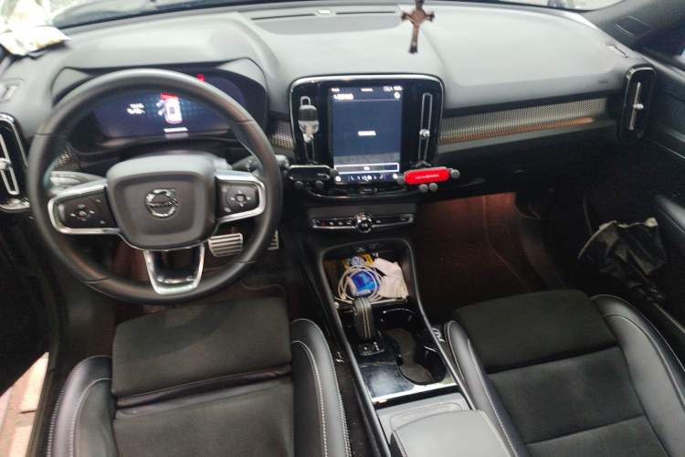 Used Volvo XC40 New Energy 2022 Long-Range Version Center Console