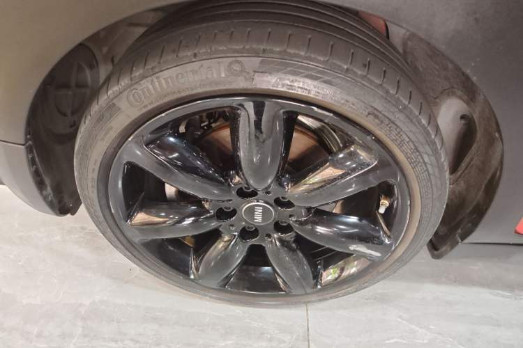 Used MINI Clubman 2021 1.5T COOPER Connoisseur Left Front Wheel Hub