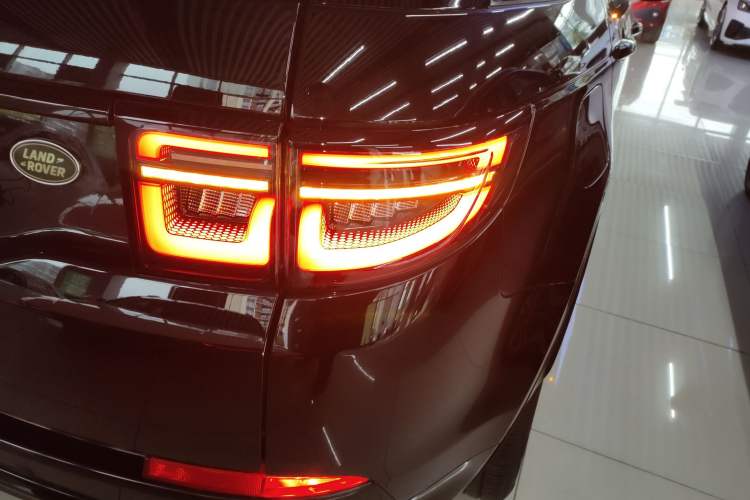 Used Land Rover Discovery Sport 2021 249 PS R-Dynamic S Performance Edition
