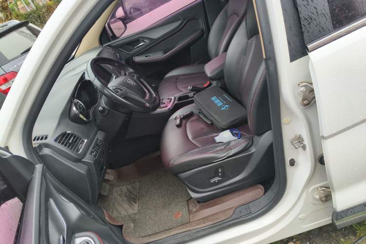 Used Baojun 560 2016 1.8L iAMT Luxury Model
