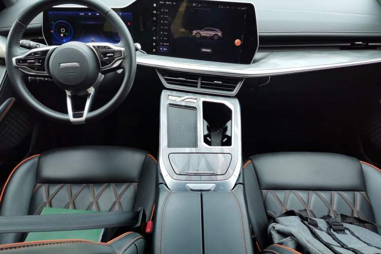 Used Haval XY 2022 1.5T Smart Edition Center Console