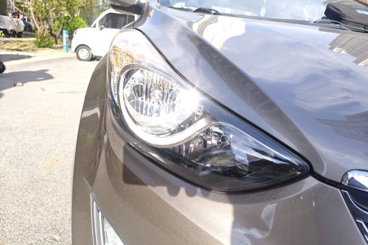 Used Hyundai Elantra (5th Generation / Langdong) 2012 1.6L Automatic Leading Model Right Front Headlight