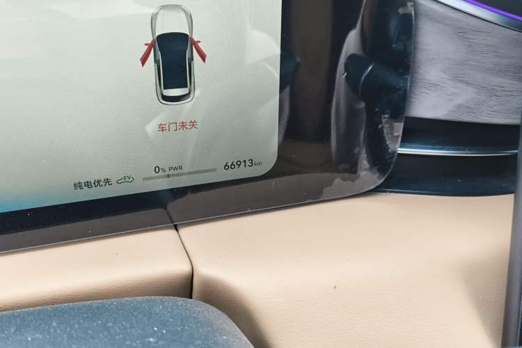 Used Hima AITO M5 2022 Range-Extended Rear-Drive Standard Version Odometer Close Up