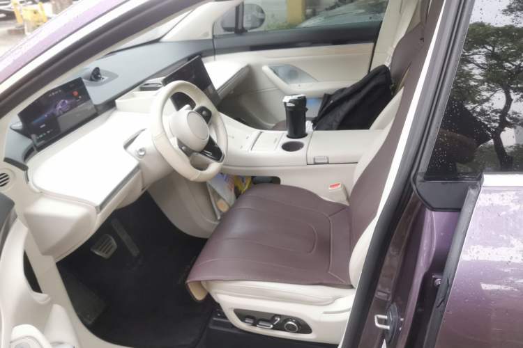 Used Hima Luxeed R7 2024 All-Electric 736 km Ultra Left Front Seat