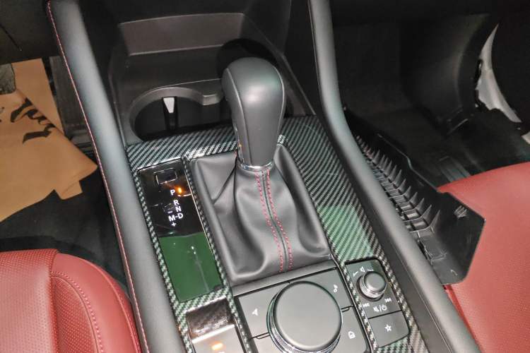 Used Mazda 3 Axela 2023 2.0L Automatic ZhiZhen Edition Gear Lever