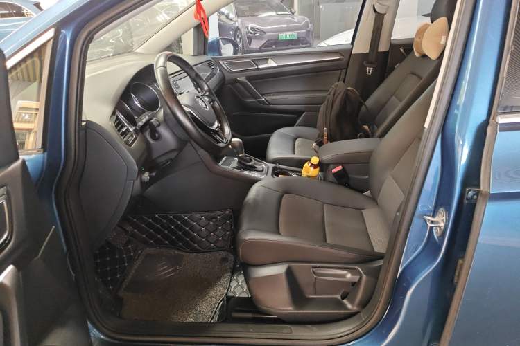 Used Volkswagen Golf Sportsvan 2018 230TSI Automatic Trend Edition
