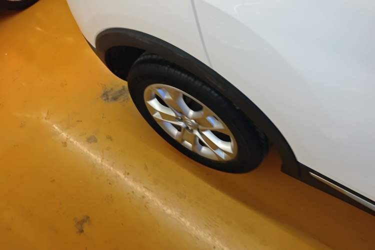 Used CHANGAN CS15 2016 1.5L Automatic Fashion Edition Exterior 8