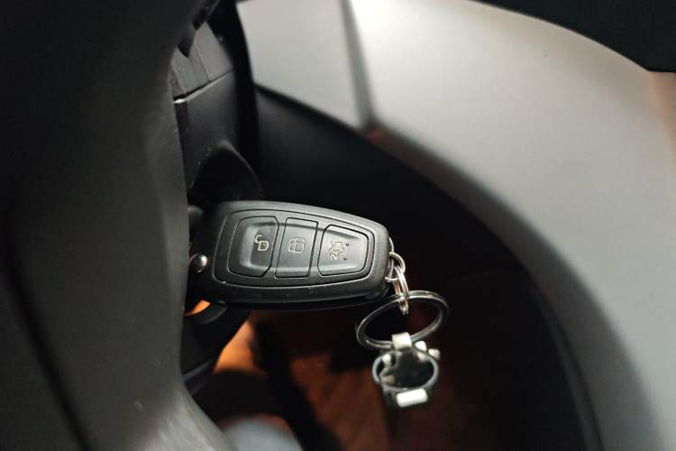 Used Ford Kuga 2015 1.5L GTDi Two-Wheel-Drive Comfort Model Vehicle Key