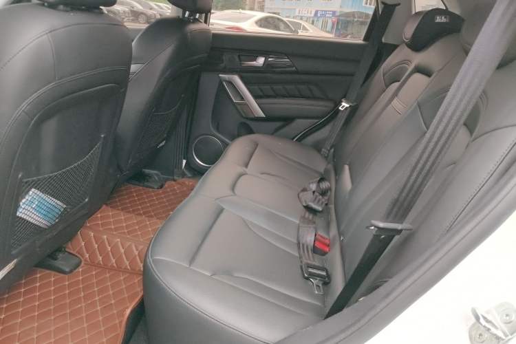 Used Haval H2 2016 Red Label 1.5T Manual Two-Wheel Drive Prestige Model Left Rear Seat