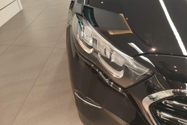 Used Mercedes-Benz E-Class 2024 E 300 L Luxury Model Right Front Headlight