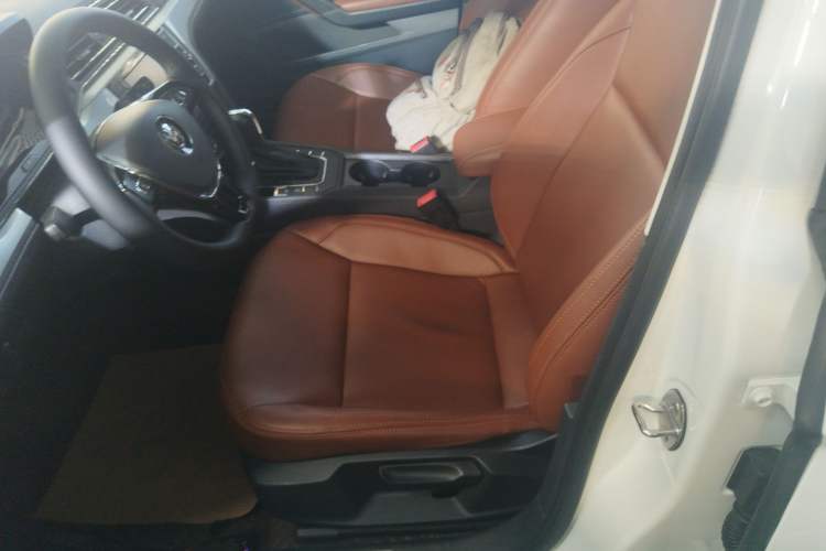 Used Volkswagen Lamando 2019 230TSI DSG Fashion Edition China VI Left Front Seat