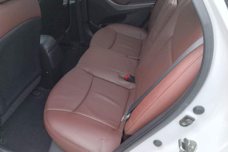 Used Hyundai Elantra (5th Generation / Langdong) 2015 1.6L Automatic Leading Model