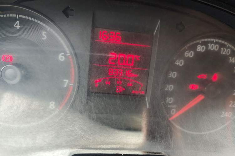 Used Volkswagen Santana 2016 1.6L Manual Fashion Edition Odometer Close Up