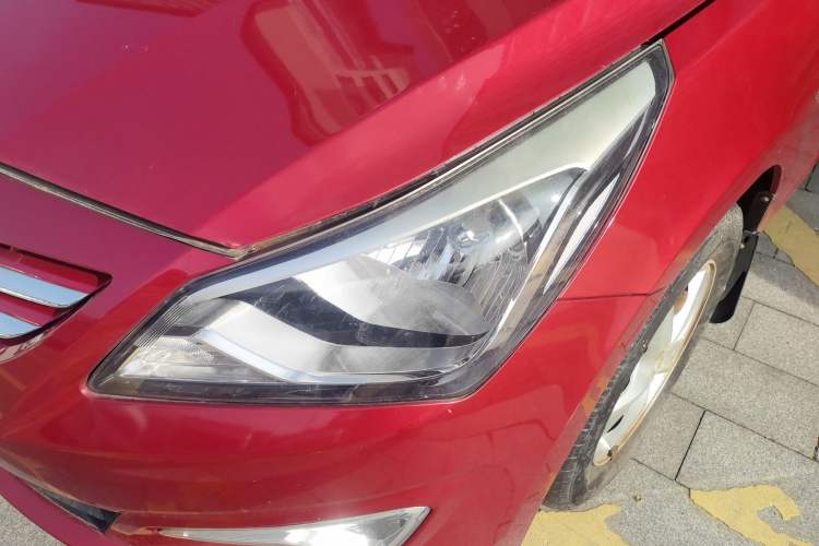 Used Hyundai Verna Ray 2016 1.4L Automatic Leading-Edge GLX Left Front Headlight