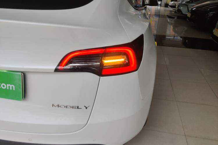 Used Tesla Model Y 2021 Standard Range Rear-Wheel Drive Version