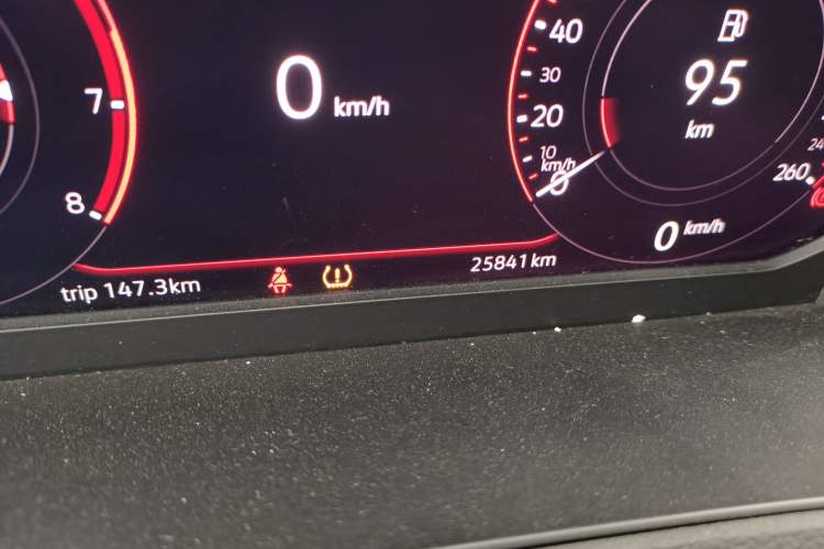 Used Volkswagen FAW-Volkswagen CC 2020 330TSI Glamour Edition China VI Standard Odometer Close Up