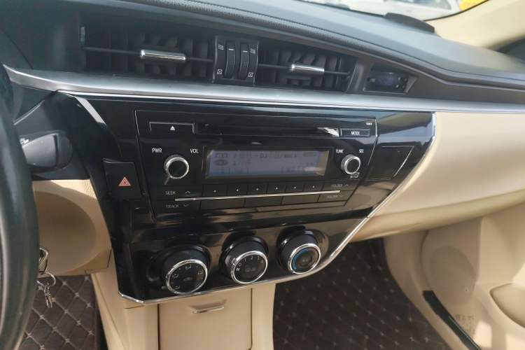 Used Toyota Corolla 2014 1.6L Manual GL Audio And AC Panel