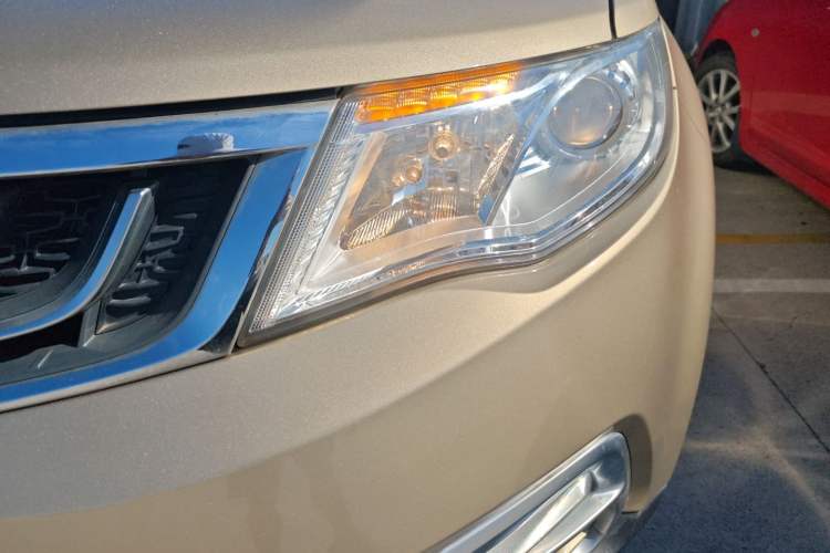 Used Geely Auto Emgrand X7 Sport 2016 2.0L Manual Smart Connect Version