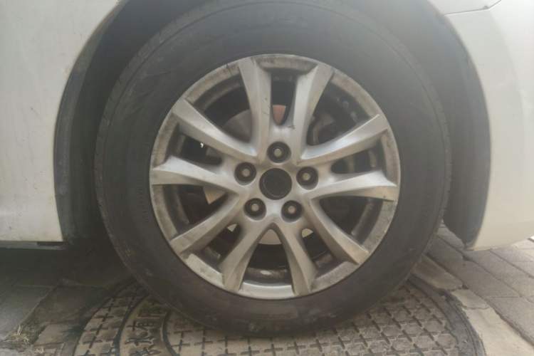 Used Mazda 3 Axela 2016 Sedan 1.5L Automatic Comfort Model