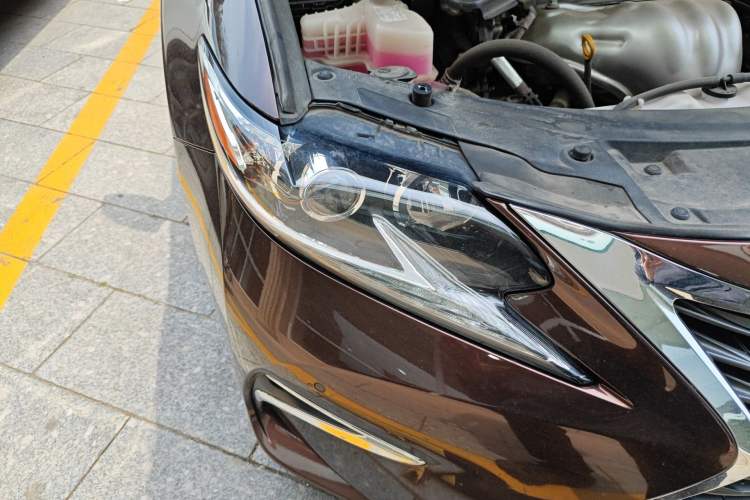 Used Lexus ES 2015 300h Comfort Edition
